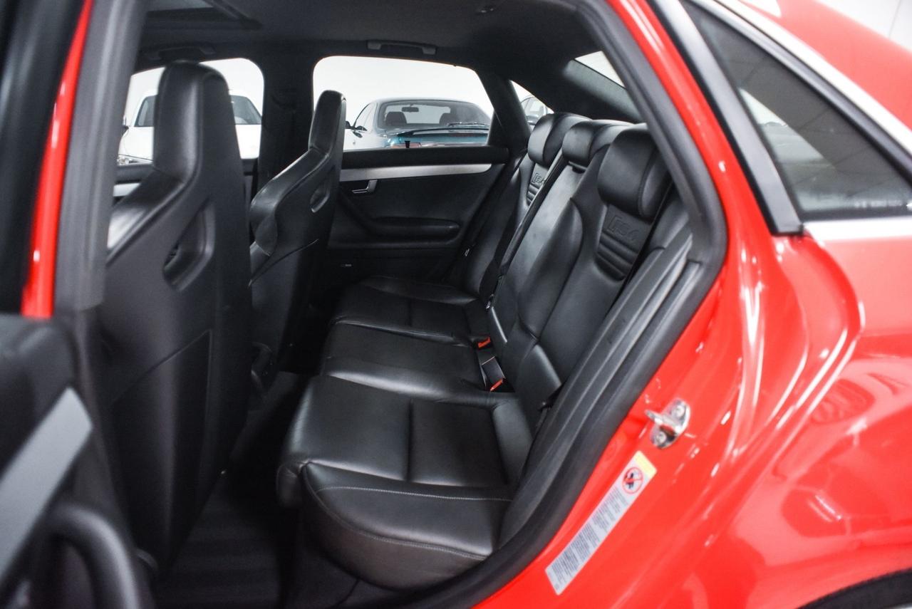 Audi A4 RS 4 4.2 V8 quattro