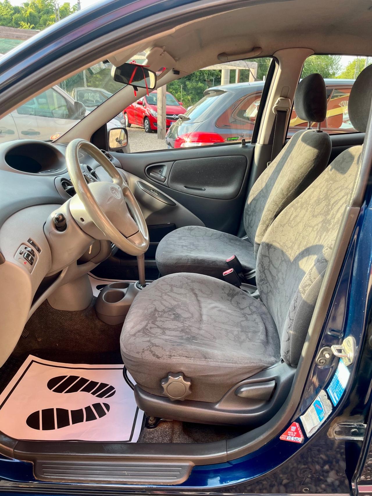 Toyota Yaris 1.3i 16v benzina con CAMBIO AUTOMATICO!