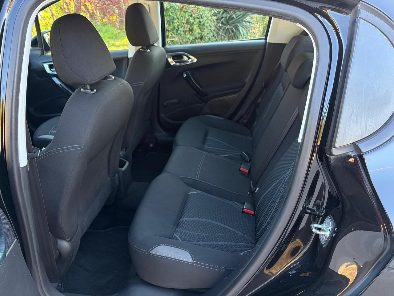 Peugeot 208 1.4 HDi 68CV 5 porte Allure