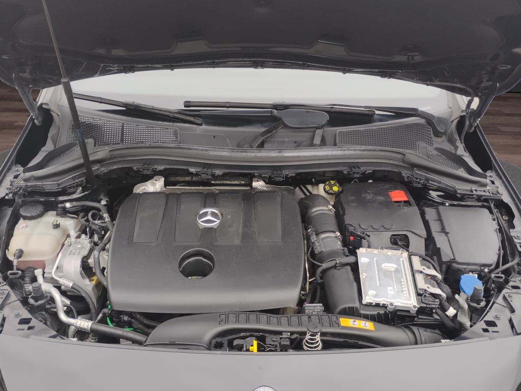 MERCEDES-BENZ B 180 PREMIUM..AMG..NAVI.LED.PELLE.