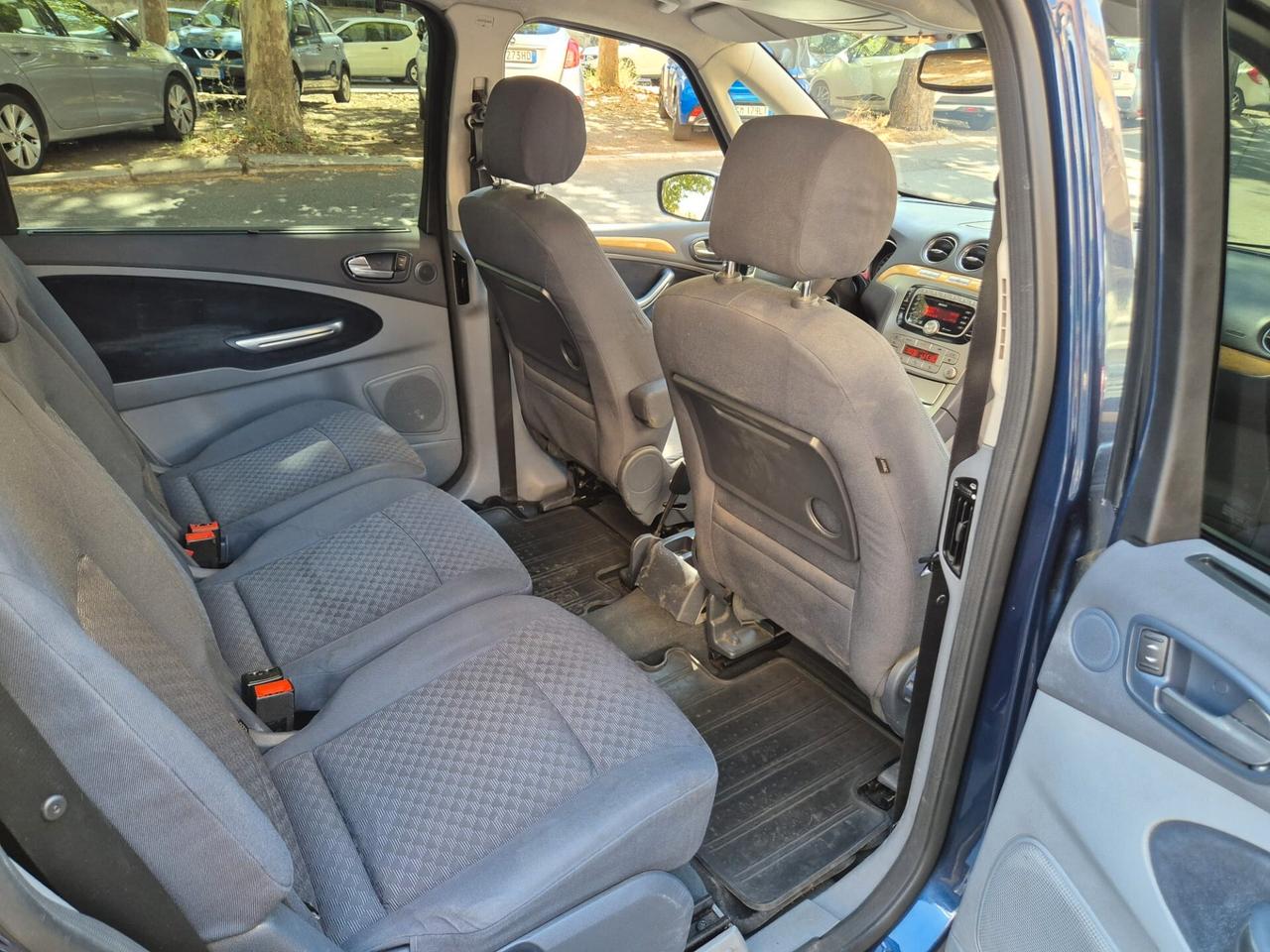Ford Galaxy 2.2 TDCi 175 CV Ghia DPF