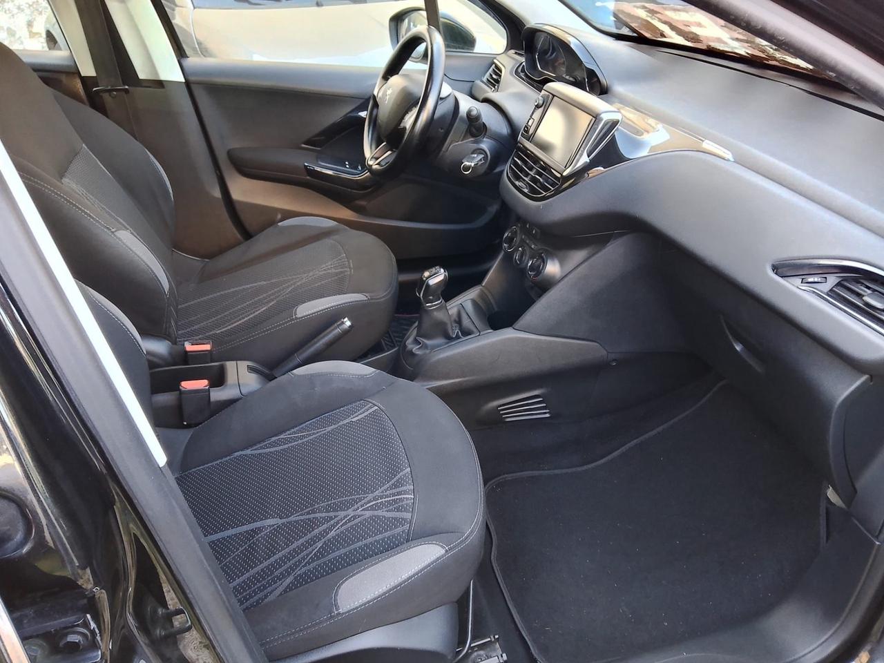 Peugeot 208 1.4 HDi 68 CV 5 porte Allure