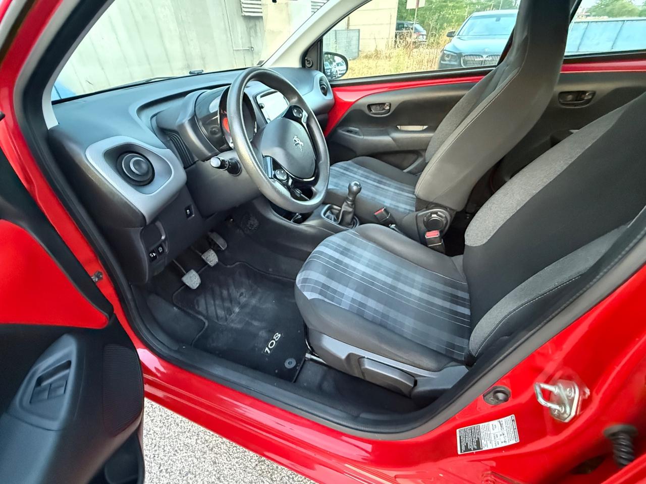 Peugeot 108 VTi 72 5 porte Allure