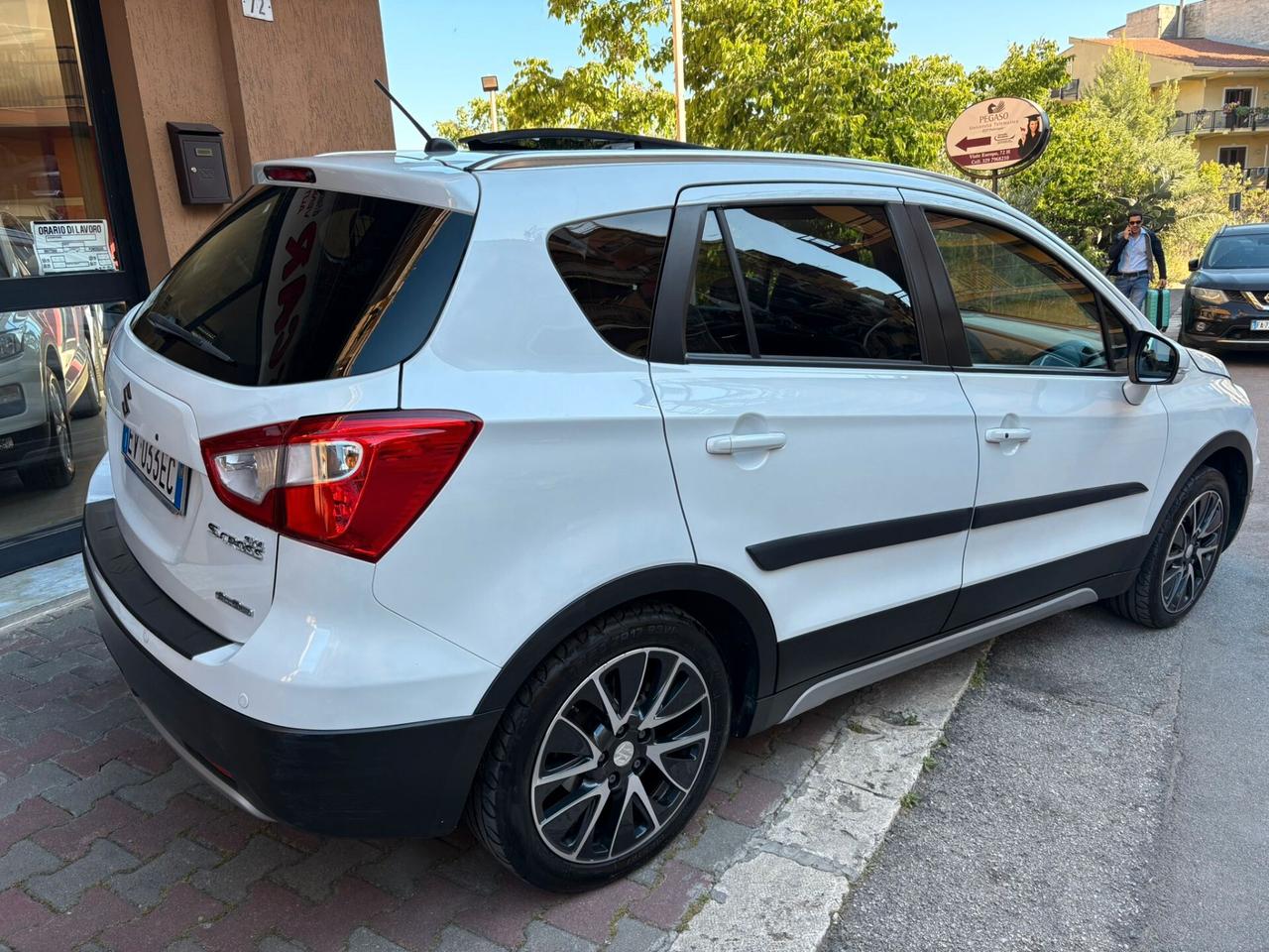 Suzuki S-Cross 1.6 DDiS 4WD All Grip Top + TETTO
