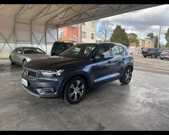 VOLVO XC40 (2017-->) - XC40 D3 AWD Geartronic Momentum