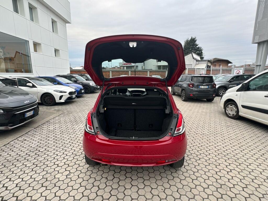 Lancia Ypsilon 5 Porte 1.0 FireFly Hybrid Silver