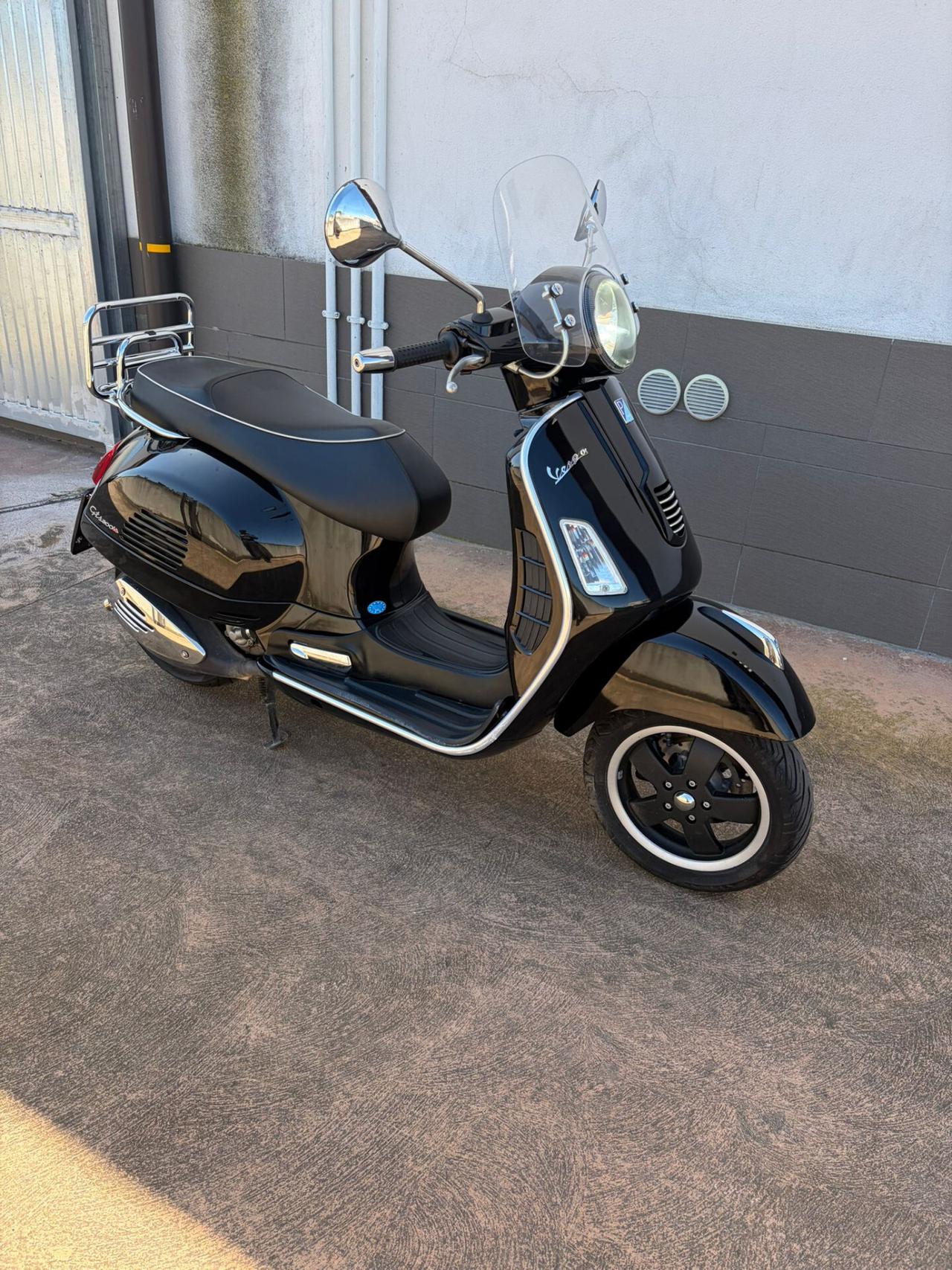 Piaggio Vespa 300 GTS