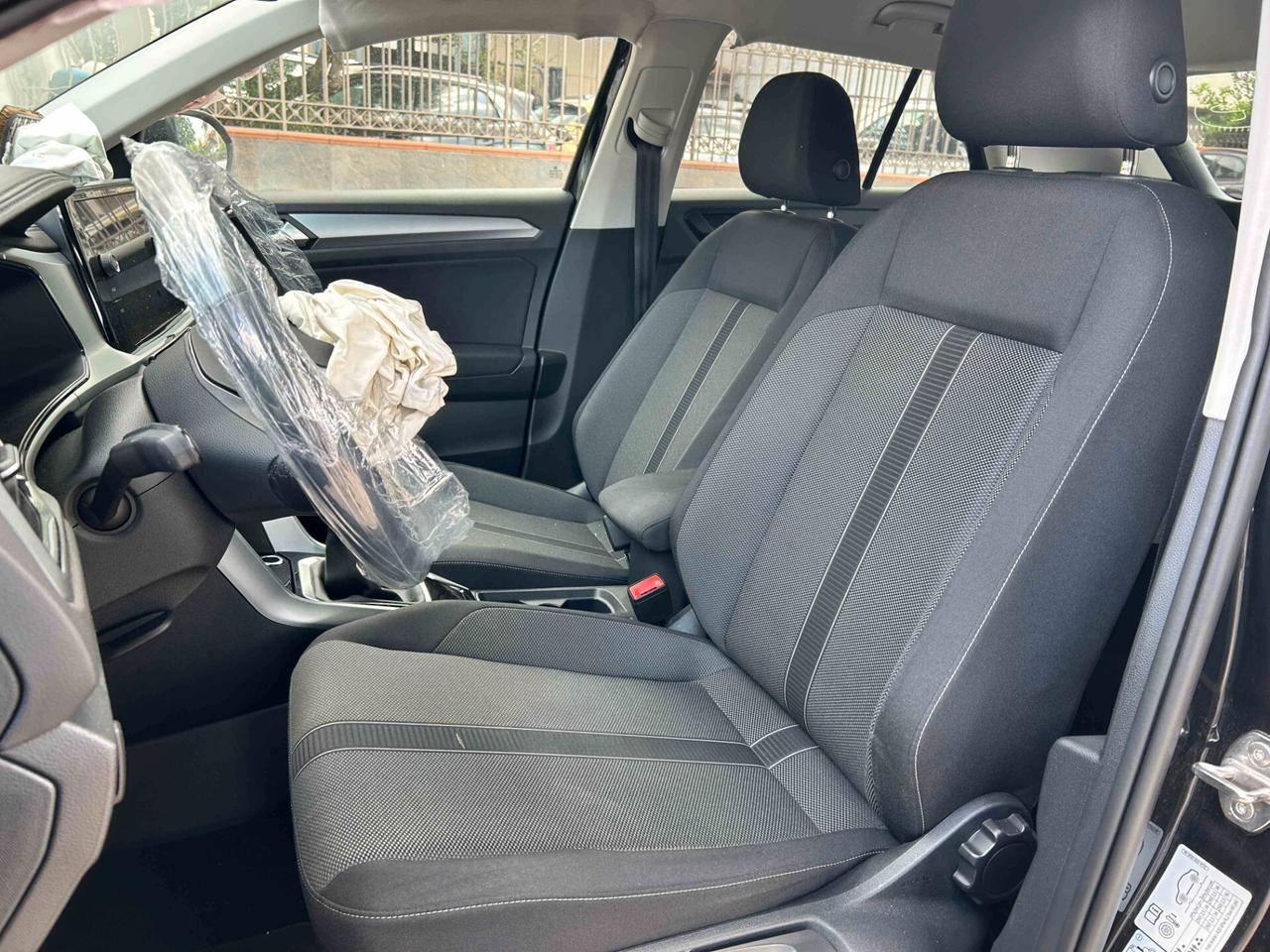 VW T-Roc 1.0 TSI 115CV - 2025 Incidentata