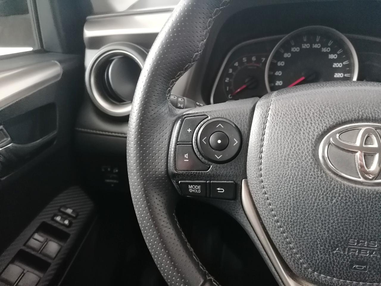 Toyota RAV 4 RAV4 2.0 D-4D 4WD Lounge White Ed.