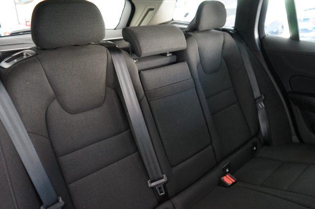 VOLVO V60 D3 Momentum Business Uniprop. Ufficiale Italia