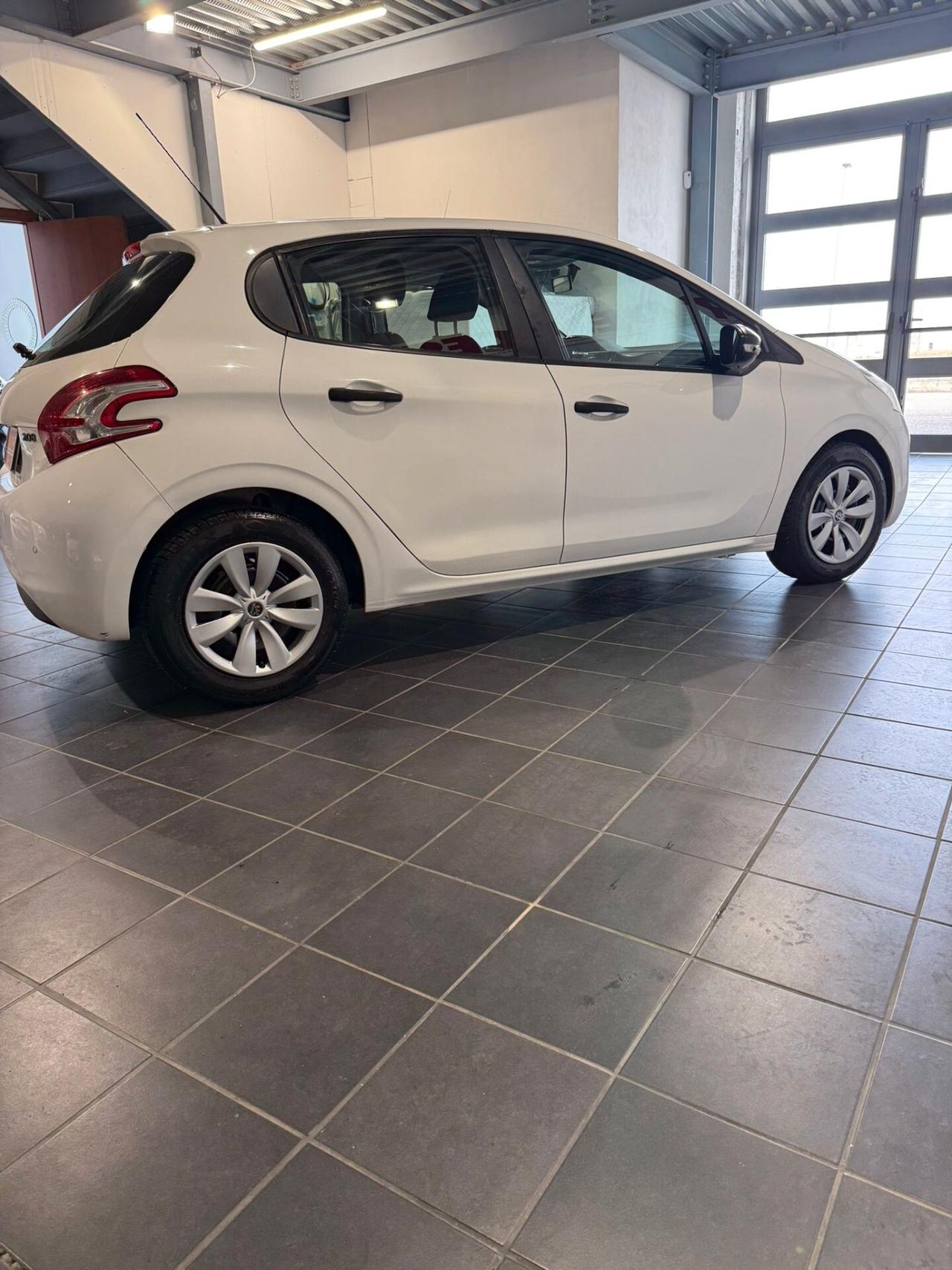 Peugeot 208 PERMUTO-NEOPATENTATI