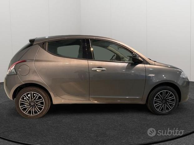 Lancia Ypsilon My24 1.0 Firefly 70 CvStart&St...