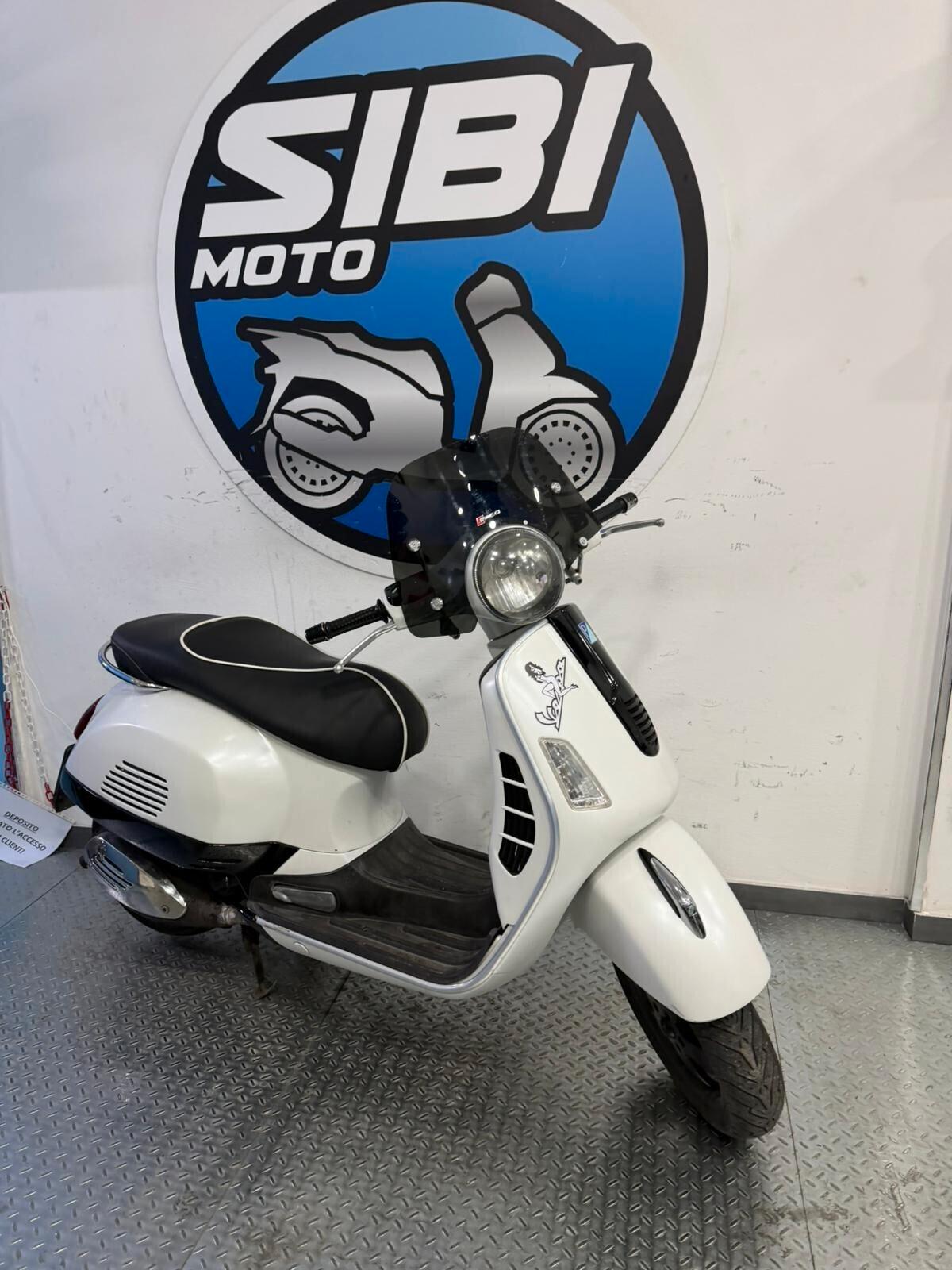 Piaggio GTS 300