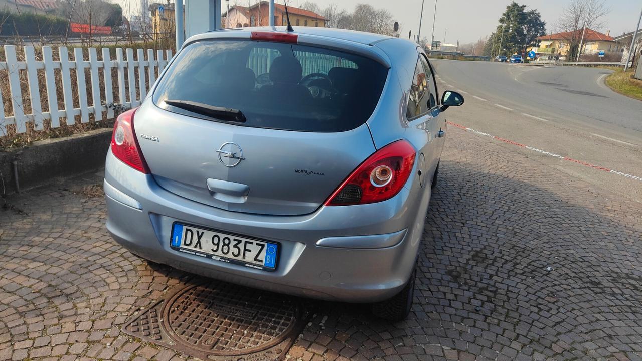 Opel Corsa 1.2 80CV 3 porte GPL-TECH Club