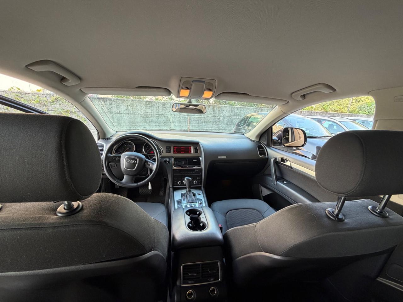 Audi Q7 3.0 V6 TDI 233CV quattro tiptronic