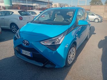Toyota Aygo Connect 1.0 VVT-i 72 CV 5 porte x-clusiv NEOPATENTATI OK