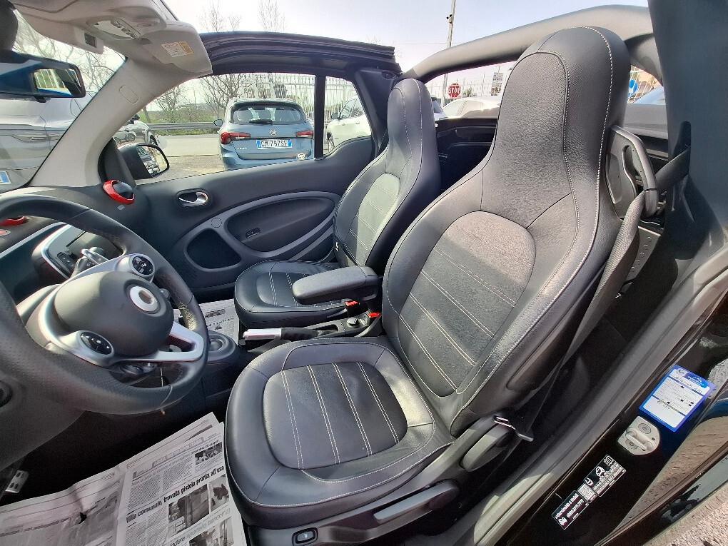 Smart ForTwo 90 0.9 T twinamic cabrio BRABUS Style