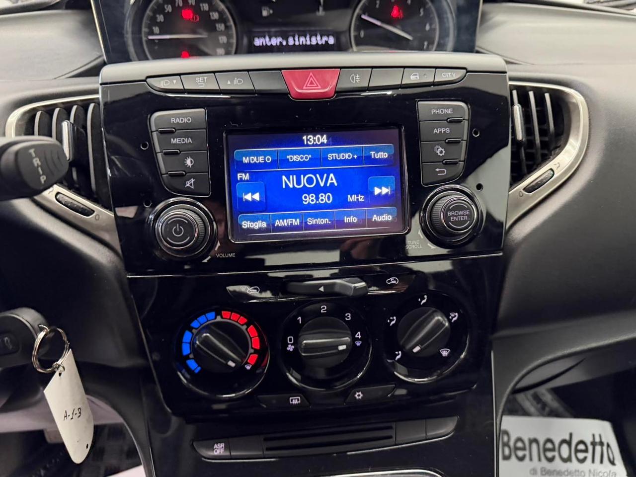 Lancia Ypsilon 1.2 69 CV 5 porte Gold 2016