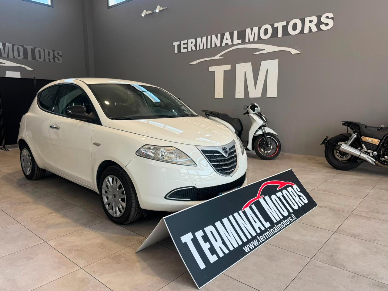 Lancia Ypsilon 1.2 69 CV 5 porte BENZINA GPL Ecochic