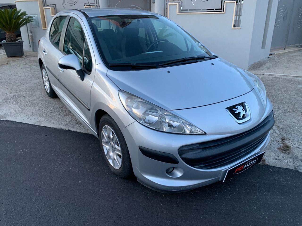 Peugeot 207 1.4 HDi 70CV 5p. X Line