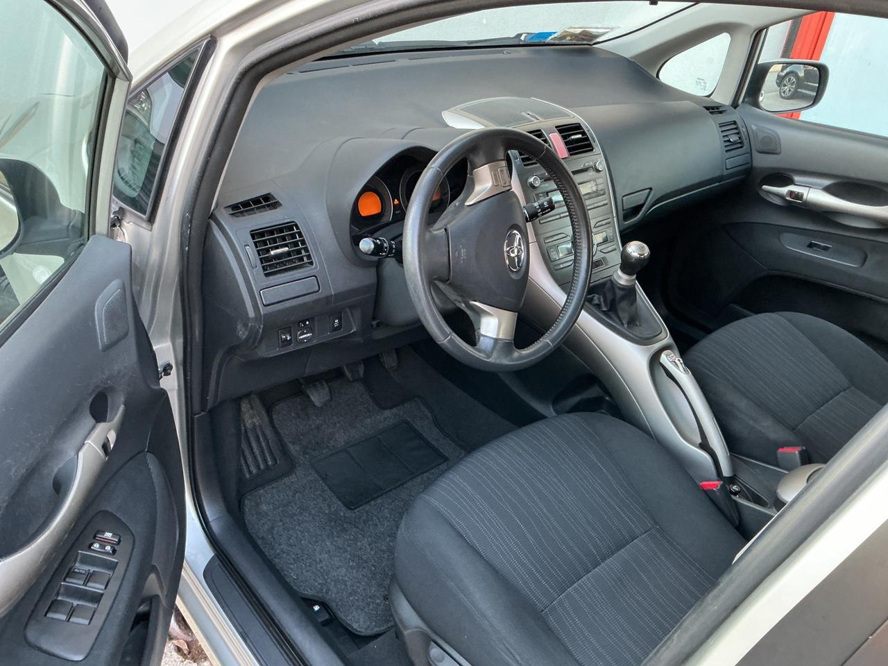 Toyota Auris 1.4 D-4D 5 porte Sol - ok neopatentati