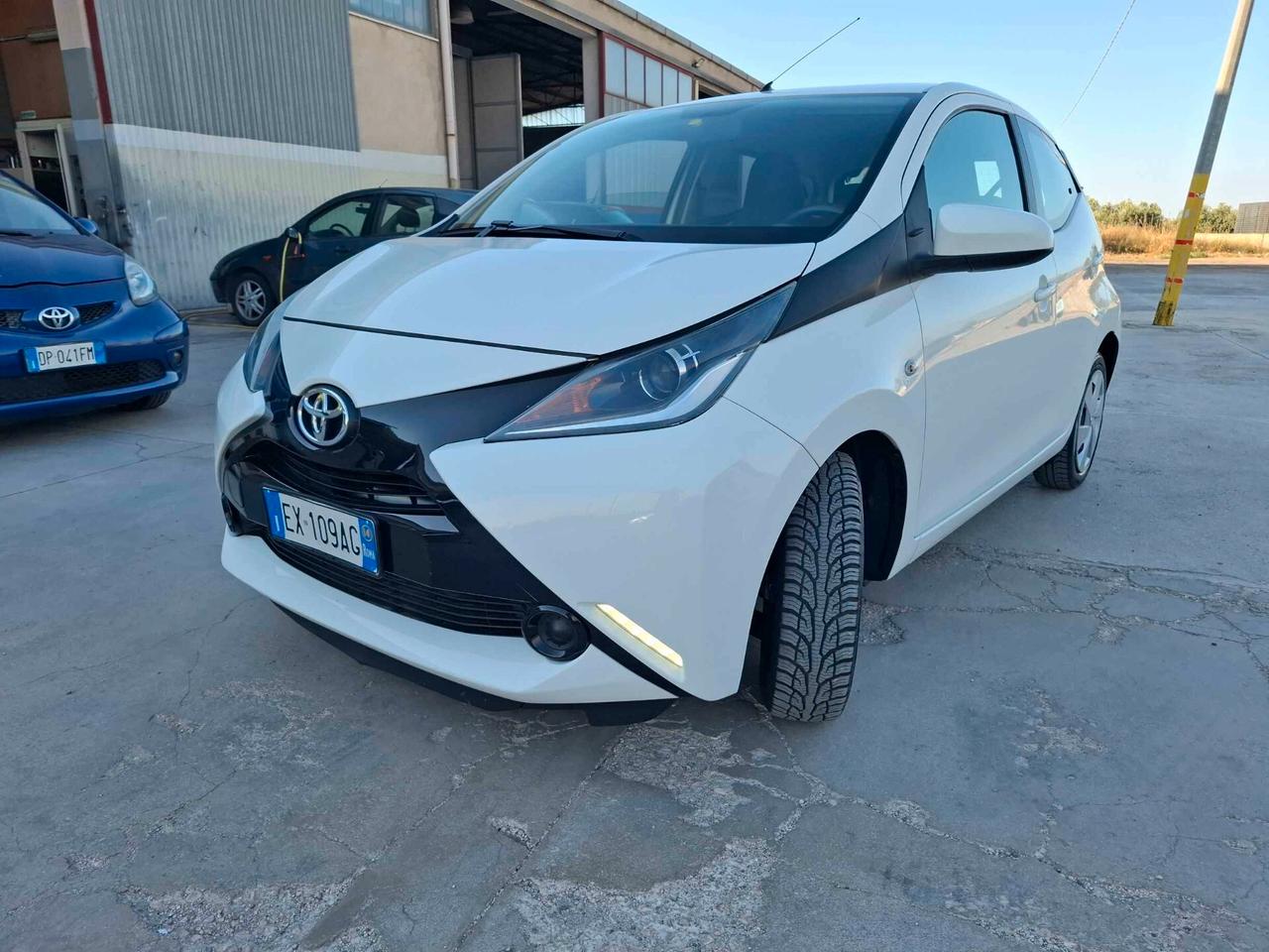 Toyota Aygo 1.0 BENZINA - 2014 AUTOMATICA !!!!!!!!