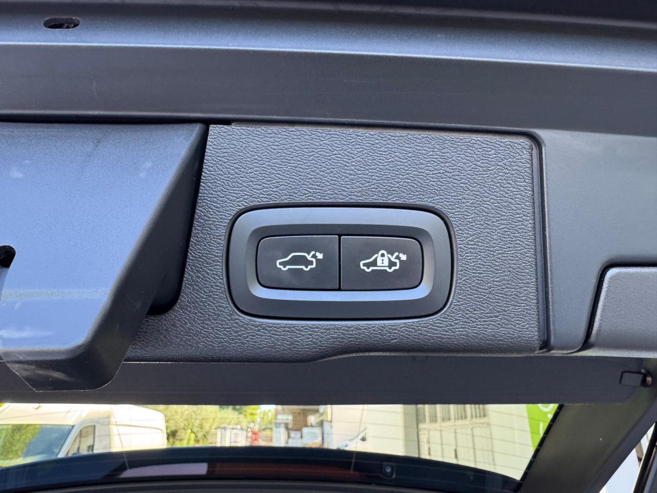 Volvo XC 60 2.0 b4 MomPro AWD Auto GARANZIA 24 MESI