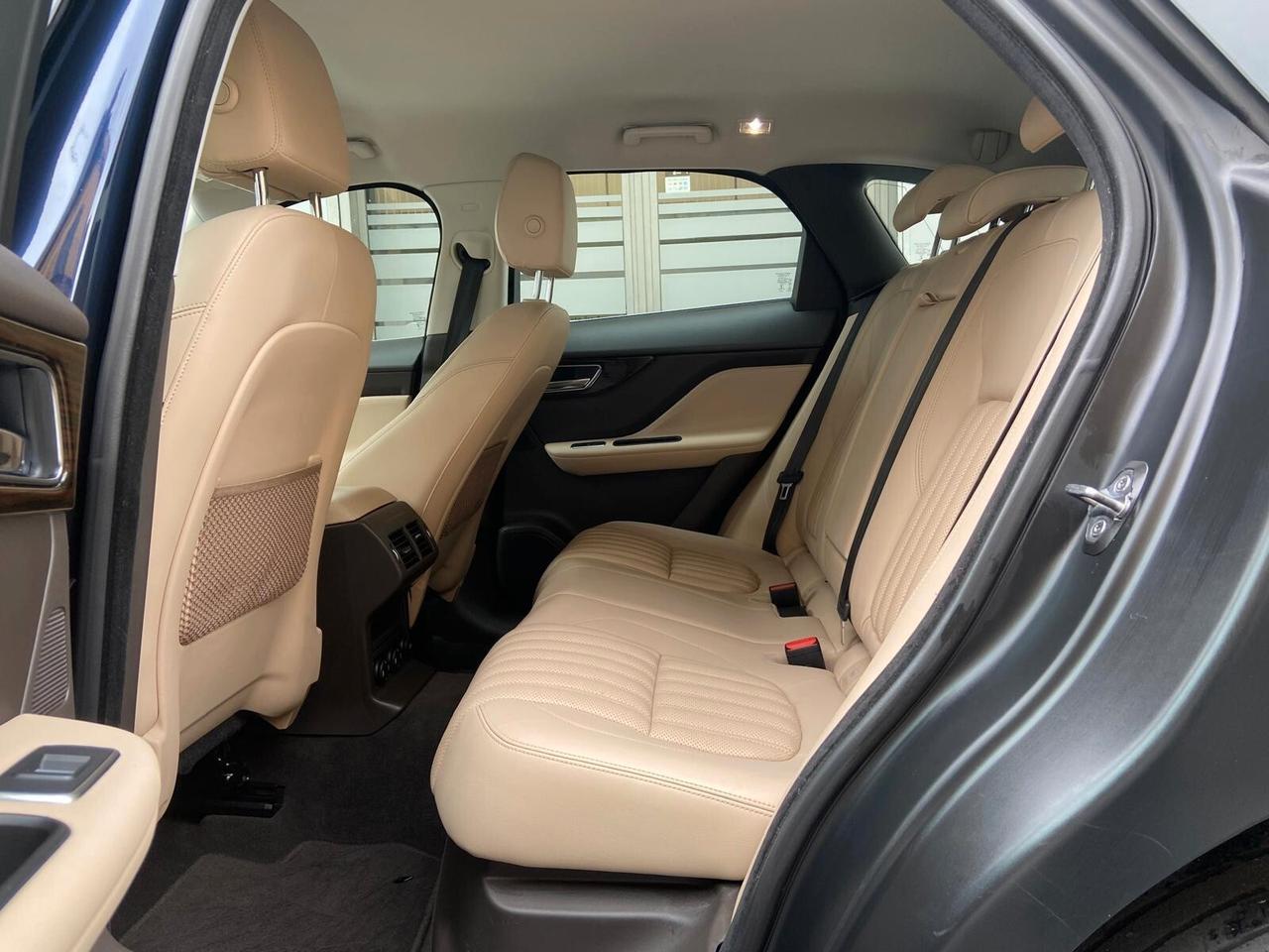 Jaguar F-Pace 2.0 D 180 CV AWD aut. Prestige