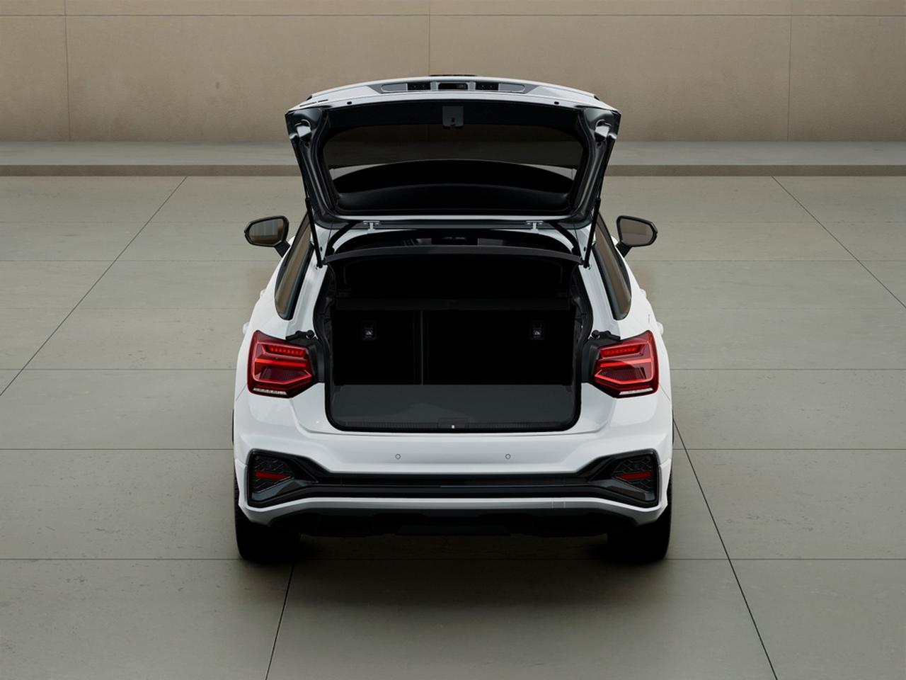Audi Q2 35 1.5 tfsi identity black s-tronic