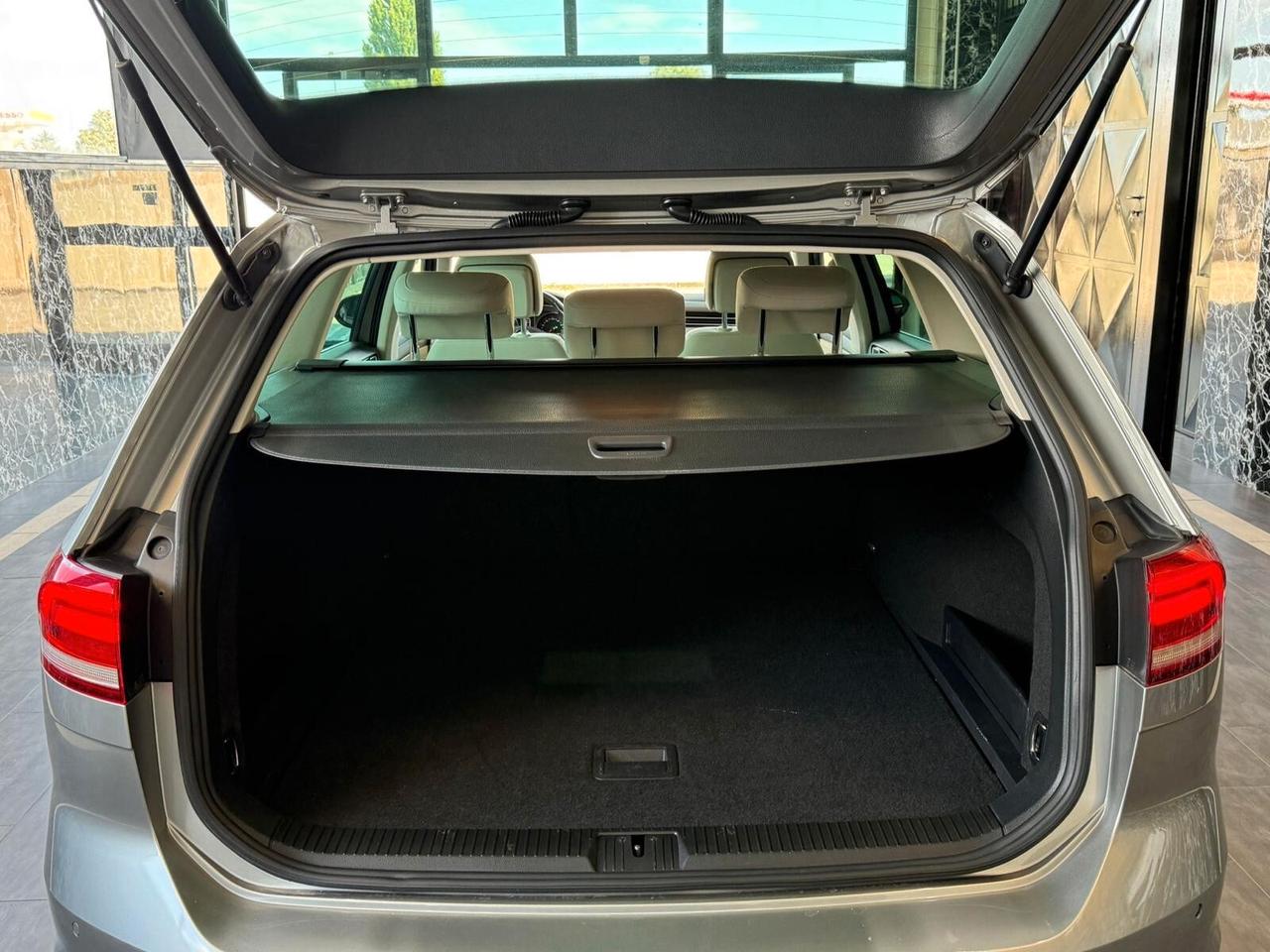 Volkswagen Passat Variant 1.6 TDI DSG Comfortline BlueMotion Tech.