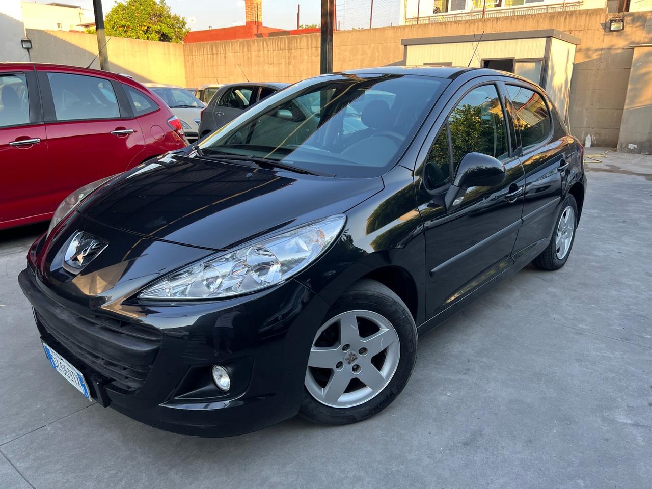 Peugeot 207 1.4 8V 75CV 5p. GPL