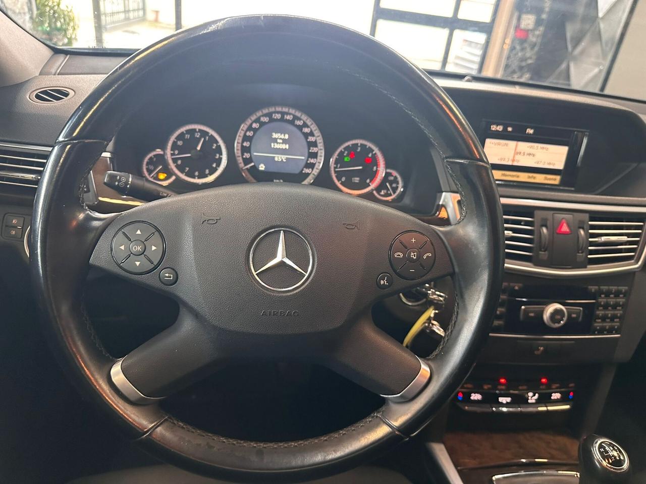 Mercedes-benz E 200 CDI BlueEFFICIENCY Elegance