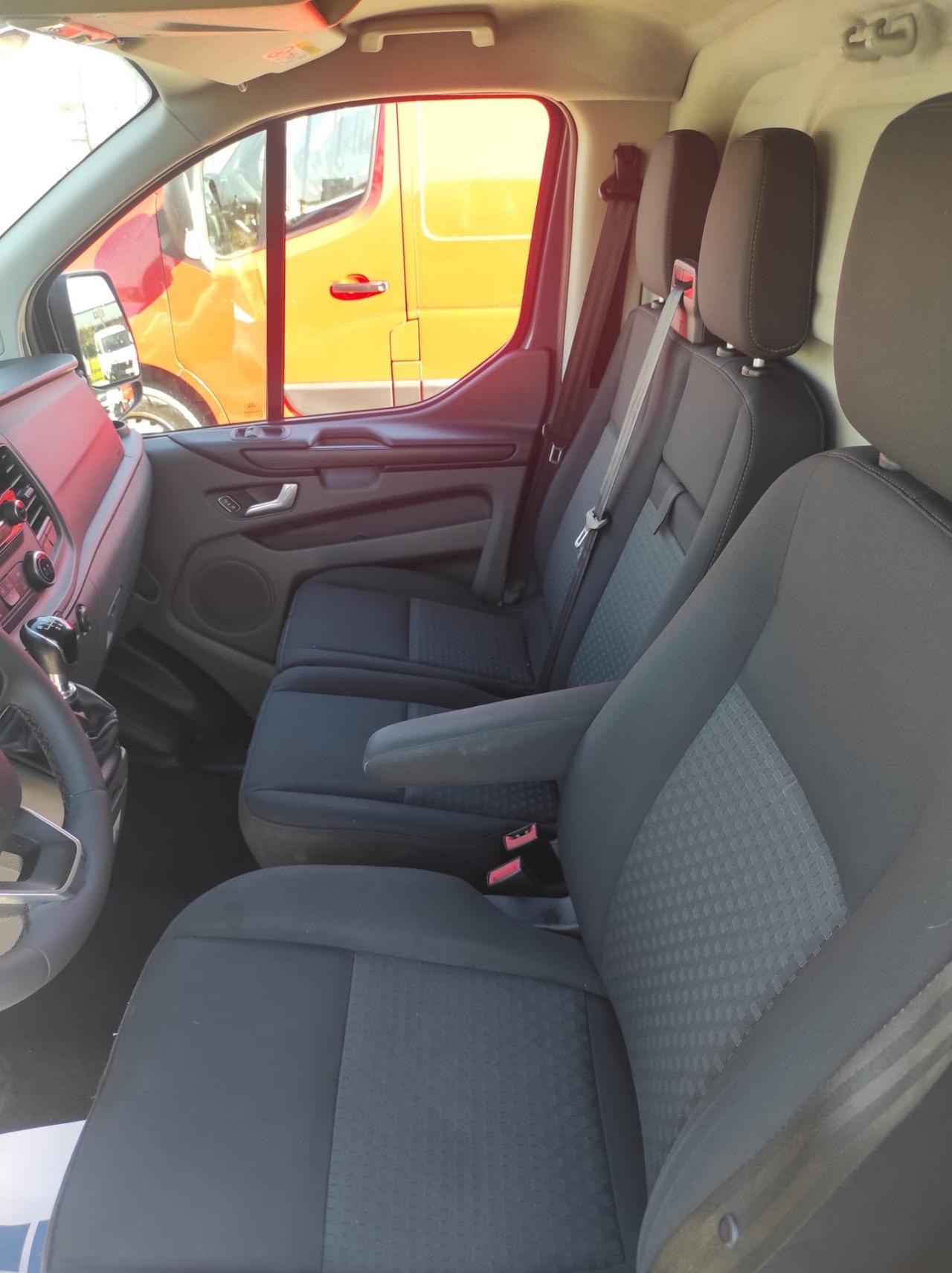 Ford Transit Custom 2.0 Tdci 130CV L1H2 Iva Compresa