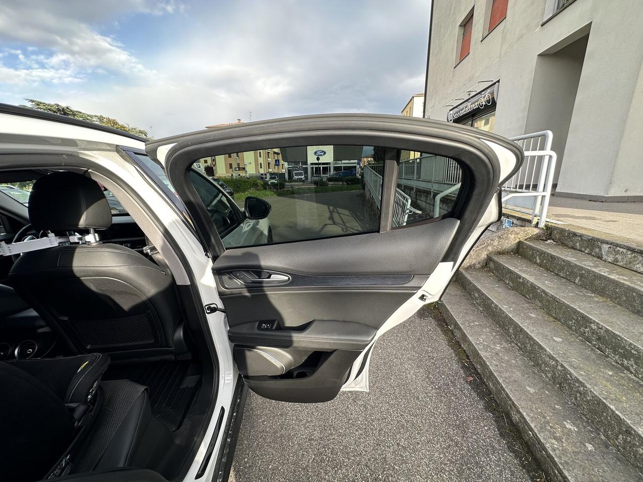 Alfa Romeo Stelvio B-Tech 2.2