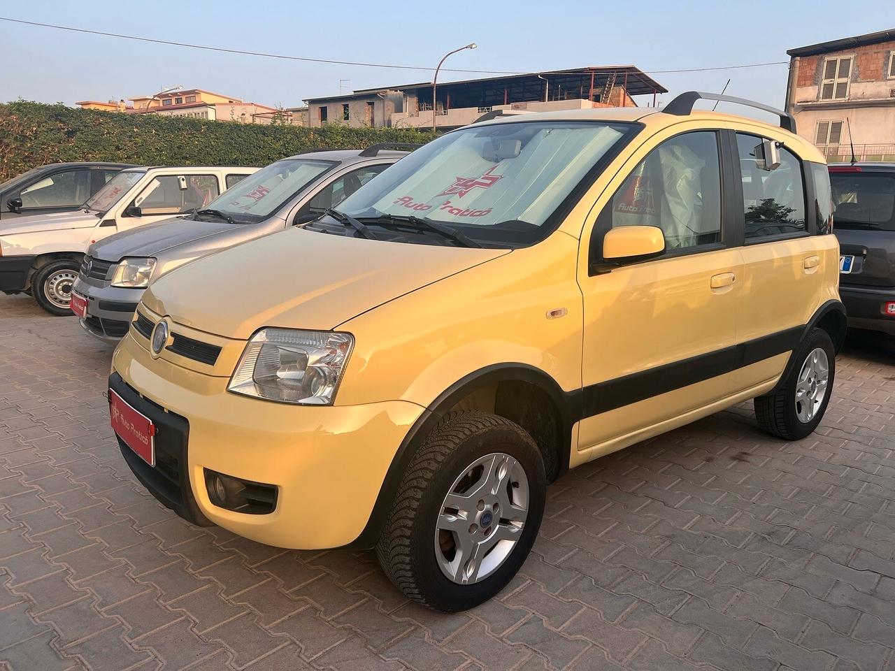 Fiat Panda 1.3 MJT 4x4 CON GANCIO DI TRAINO OK NEOPATENTATI