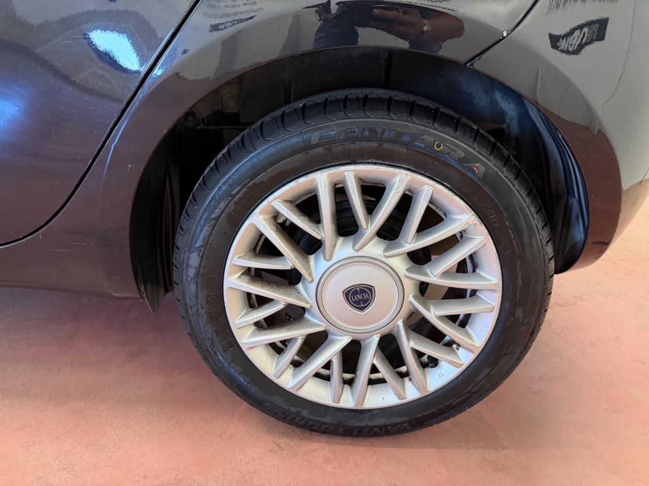Lancia Ypsilon 1.2 69 CV 5 porte S&S Gold