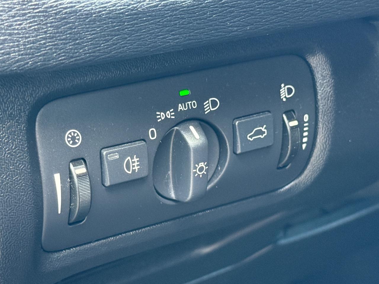 Volvo V40 - 2.0D. |UNIPRO|NAVI