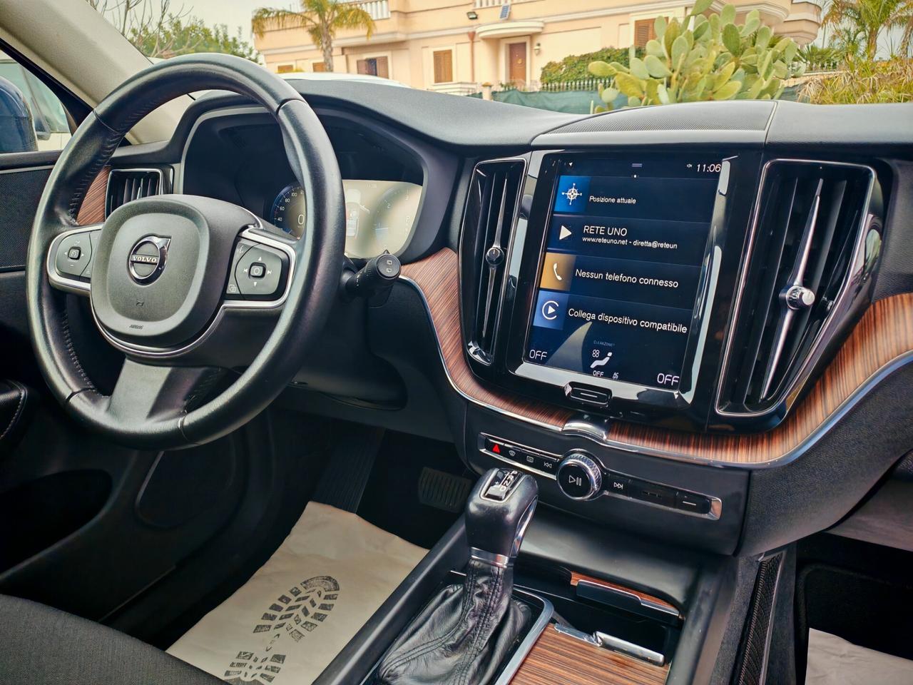 Volvo XC60D4 2.0 190cv pelle navig cam 2020