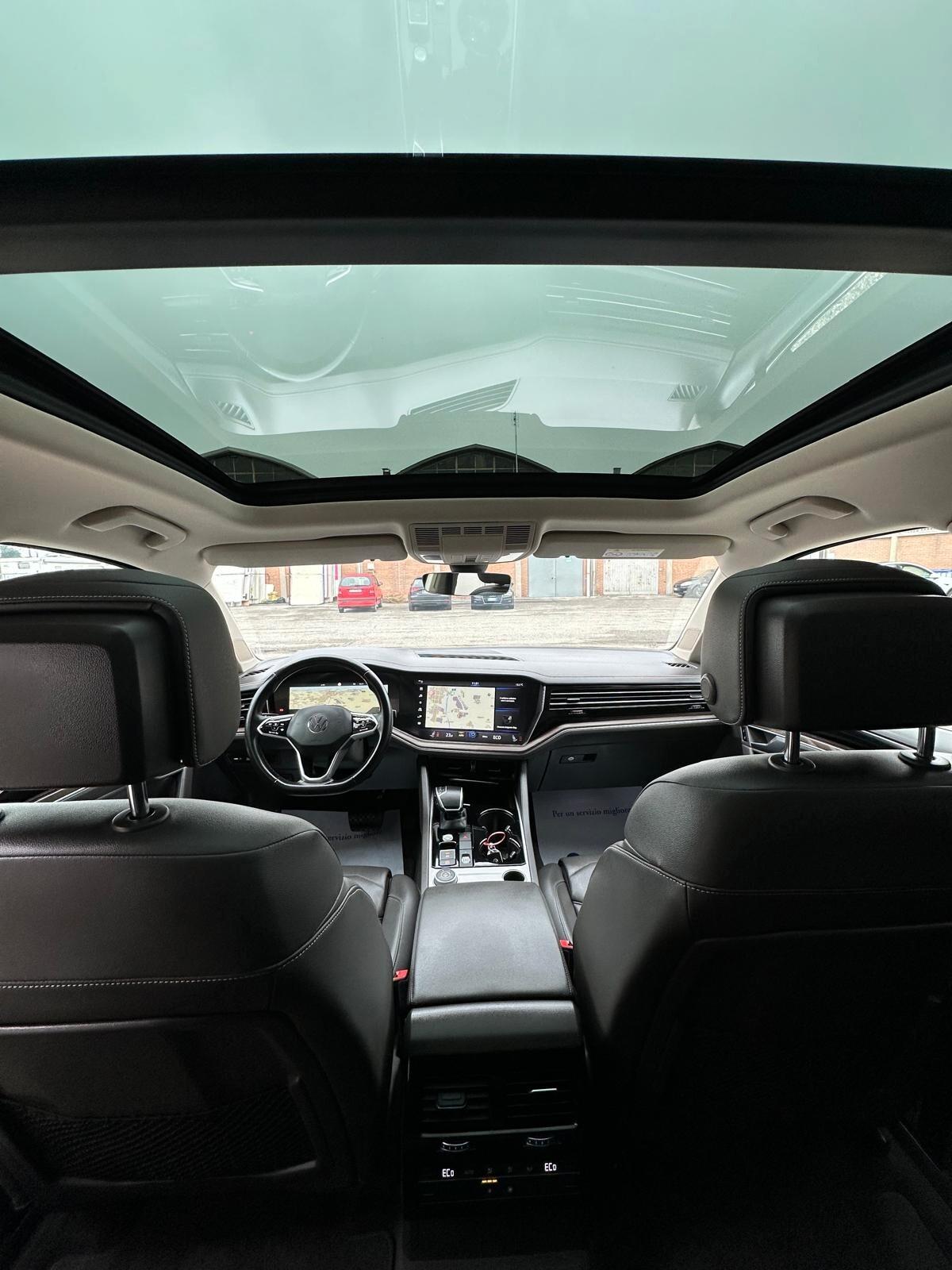 Volkswagen Touareg 3.0 V6 TDI SCR Atmosphere TETTO APRIBILE E INTERNI IN PELLE TOTALE CON MEMORIA