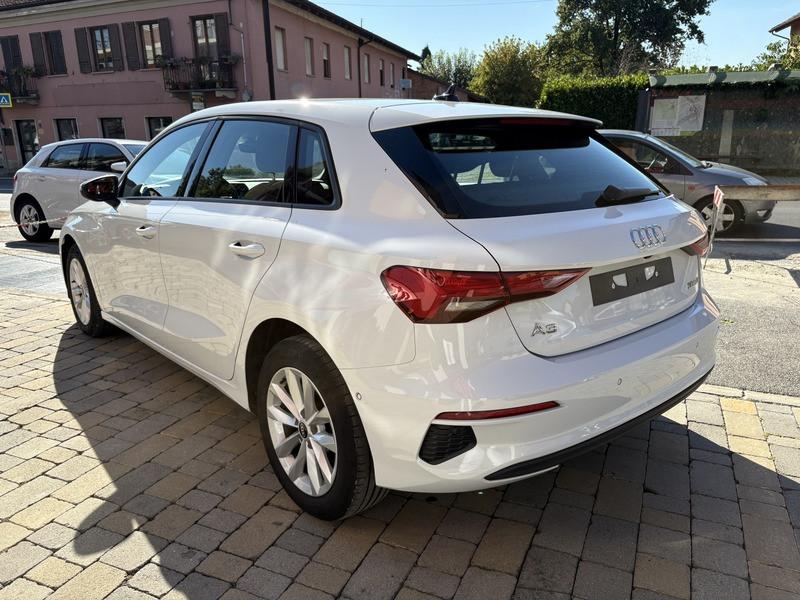Audi A3 Sportback 30 2.0 tdi Business LED-NAVI-CAM-16"