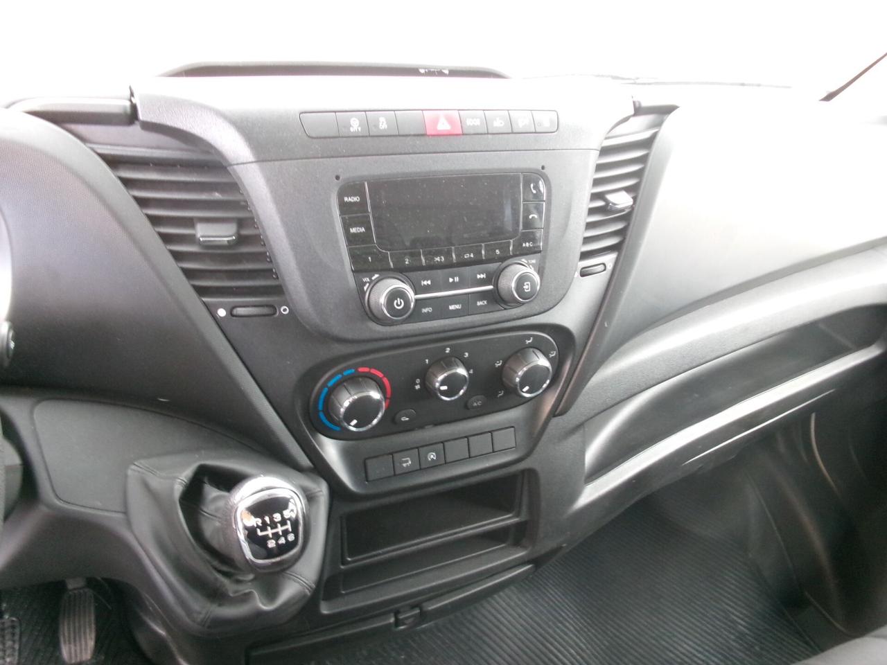 Iveco Daily 35C14 2.3 140CV E6D BOX+PEDANA CARICATRICE 8Q