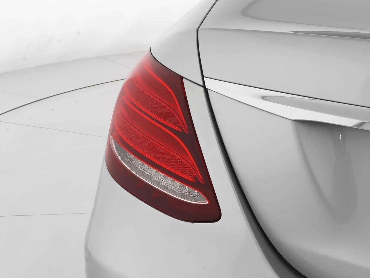 Mercedes Classe E E 220d Berlina Premium 4matic