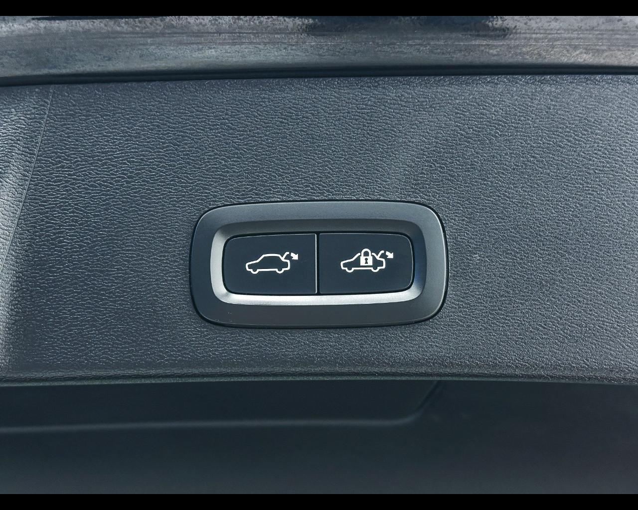 VOLVO XC40 T5 Recharge Plug-in Hybrid automatico