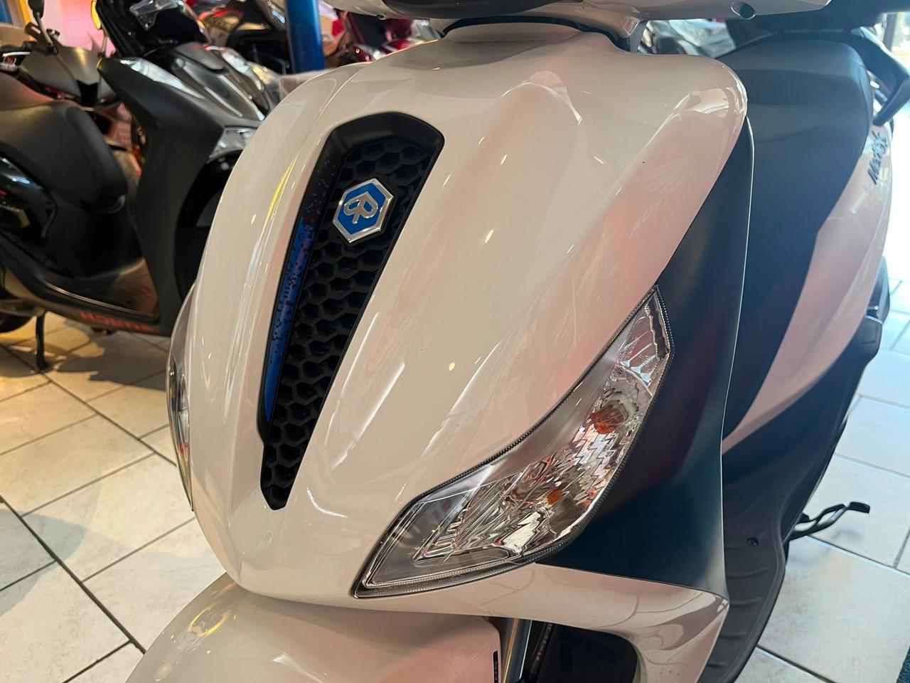 Piaggio Medley 200