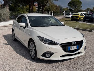 Mazda 3 2.2 Skyactiv-D Exceed - LIEVE URTO FRONT. !!