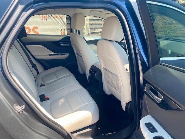 Jaguar F-Pace 2.0 D 180 CV Prestige