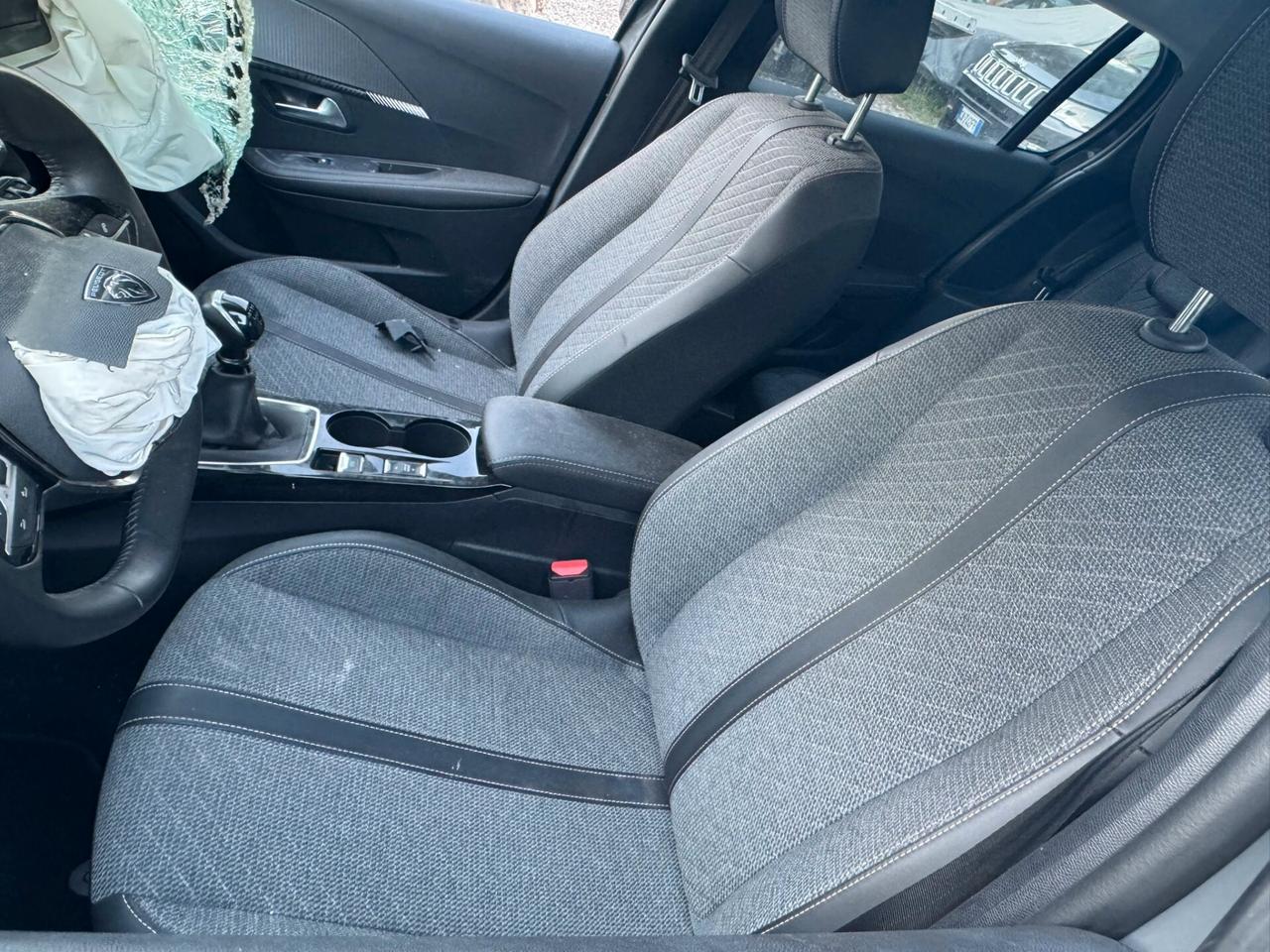 Peugeot 208 PureTech 100 Stop&Start 5 porte GT sinistrata incidentata