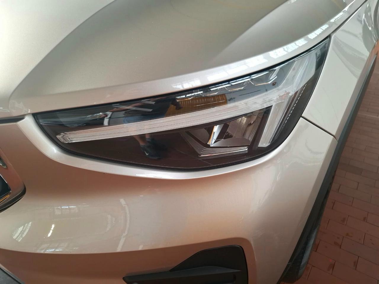 Volvo XC40 B3 automatico Ultimate Bright