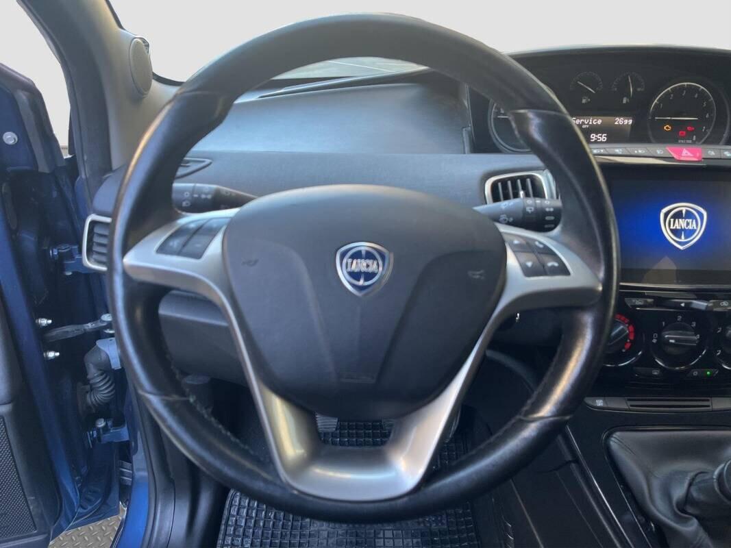 Lancia Ypsilon 1.0 70cv firefly hybrid Gold 2023