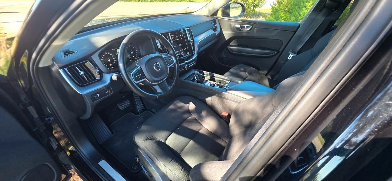 Volvo XC 60 B4 Momentum Pro